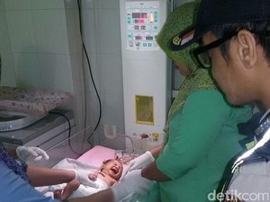 Miris! Bayi Perempuan Ditemukan di Toilet SPBU Mojokerto