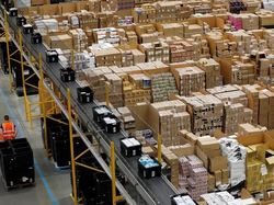 Pekerja Gudang Toko Online Ini Dibayar Ratusan Ribu Per Jam