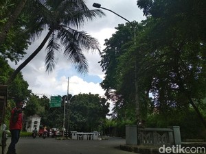 Tiang Lampu yang Ditabrak Setya Novanto Milik Pemda DKI