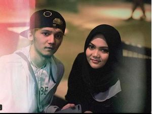Giliran Kembaran Bicara soal Rina Nose yang Dihujat Lepas Hijab