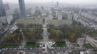 Sambil menikmati terpaan angin dingin di ketinggian, alunan musik klasik karya terdengar. Itu sebabnya Warsawa menyandang gelar Kota Chopin (Odilia/detikTravel)