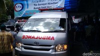 Ambulans yang membawa Novanto ke RSCM Kencana (Foto: Faiq Hidayat/detikcom)