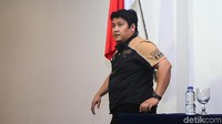 Hilman Mattauch menyopiri Novanto saat KPK sedang memburu tersangka dugaan korupsi proyek e-KTP itu. Novanto kemudian mengalami kecelakaan karena mobil Toyota Fortuner B 1732 ZLO yang dipacu Hilman menabrak tiang lampu jalan.(Foto: Ari Saputra/detikcom)
