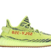 Yeezy Boost 350 V2, 220 euro atau Rp 3,5 juta. Foto: Ist.