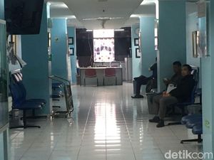 Hingga Pagi, Penyidik KPK Masih Bertahan di RS Tunggui Novanto