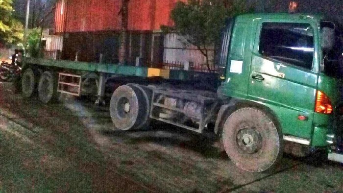 Truk Bertabrakan dengan Motor di Semper, Satu Orang Tewas