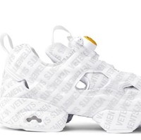 Vetements x Reebok, Logo Instapump Fury sneakers seharga 780 euro atau Rp 12,4 juta. Foto: Ist.