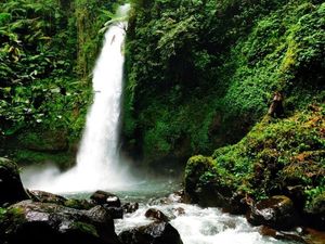Eksotis tapi Mistis, Inilah Curug Sawer