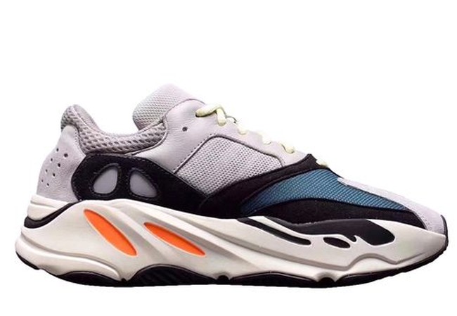 Yeezy Wave Runner 700 seharga US$ 300 atau Rp 4 juta. Foto: Ist.