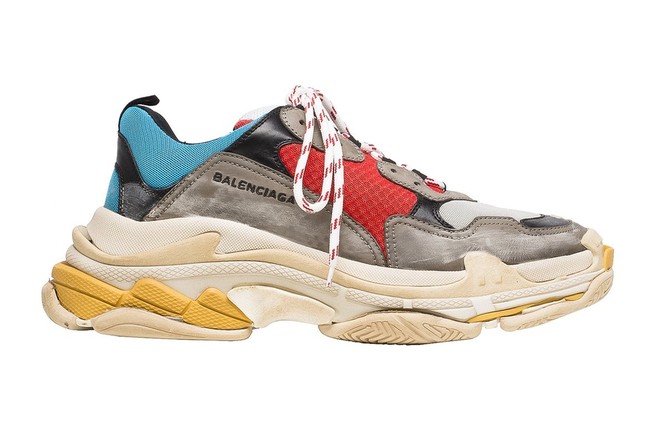Balenciaga Triple S sneakers 650 euro atau Rp 10 juta. Foto: Ist.