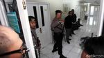 Polisi Bersenjata Jaga RS Tempat Novanto Dirawat
