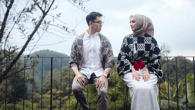 10 Foto Prewedding Romantis untuk Hijabers Tanpa Bersentuhan