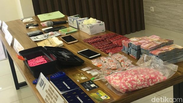 Barang bukti yang diamankan polisi