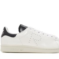 Adidas by Raf Simons, Stan Smith sneakers, 280 euro atau Rp 4,4 juta. Foto: Ist.