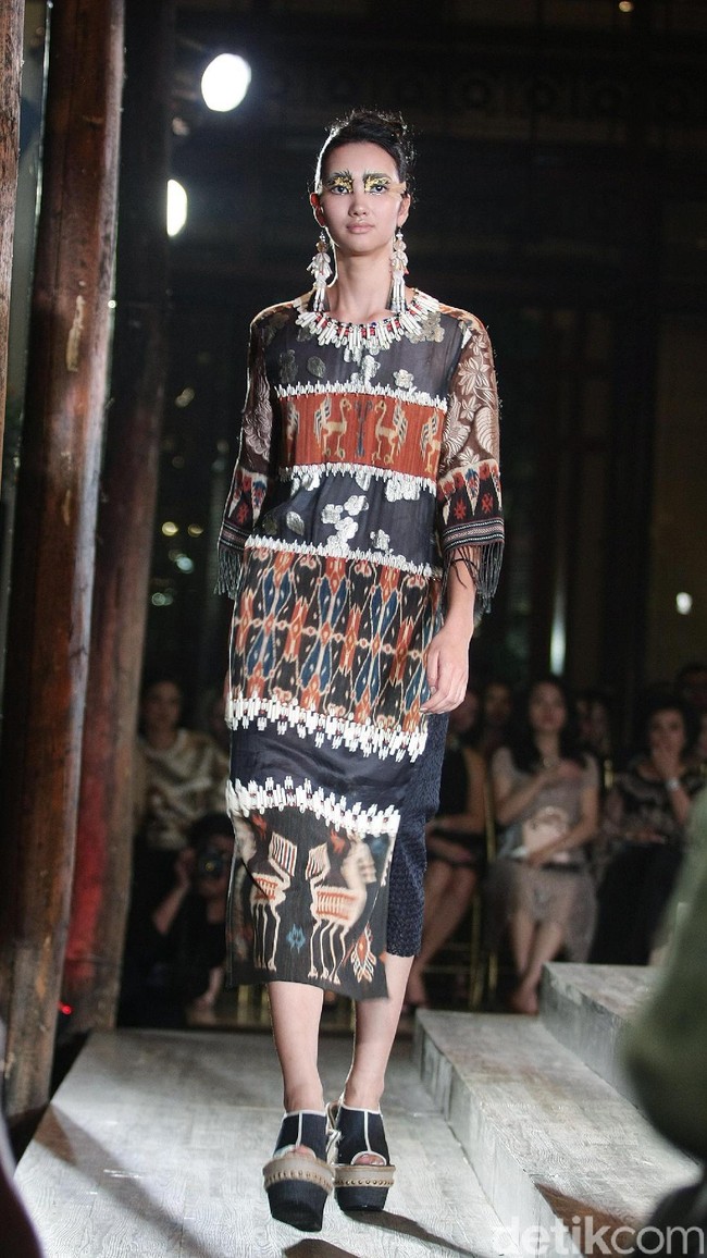 Fashion Show Biyan Wanaatmadja yang mengusung tema HUMBA HAMMU di Dharmawangsa Hotel, Jakarta, Rabu (15/11/2017). Foto:  Mohammad Abduh/Wolipop