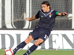 Sebastiano Siviglia pernah satu musim memperkuat AS Roma pada 2001-2002. Sejak 2005, Siviglia membela Lazio dan pensiun di sana pada 2010. Foto: Giuseppe Bellini/Getty Images