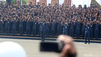 Selain mewisuda, Surya Paloh juga menyaksikan deklarasi Komite Saksi Nasional Partai NasDem yang diikuti 30.000 kader partai.