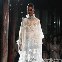 Fashion Show Biyan Wanaatmadja yang mengusung tema HUMBA HAMMU di Dharmawangsa Hotel, Jakarta, Rabu (15/11/2017). Foto:  Mohammad Abduh/Wolipop