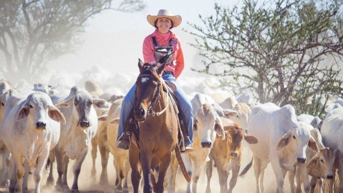 Cara Pelajar di Pedalaman Australia Rayakan Kelulusan