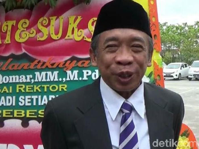 Pelawak, Nurul Qomar. Pelawak, Nurul Qomar, Brebes, Jumat (17/11/2017).