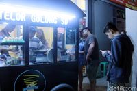 Asyiknya Bernostalgia dengan Jajanan Telur SD Berbumbu BBQ hingga Jagung Manis 