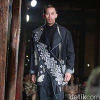 Fashion Show Biyan Wanaatmadja yang mengusung tema HUMBA HAMMU di Dharmawangsa Hotel, Jakarta, Rabu (15/11/2017). Foto:  Mohammad Abduh/Wolipop