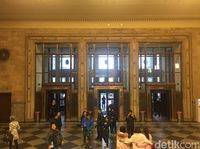 Palac Kultury punya tempat konser, teater dan bioskop (Odilia/detikTravel)