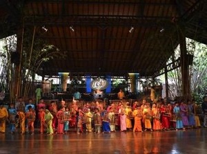 Sambut Hari Angklung Sedunia, Saung Udjo Gelar Angklung Pride ke-7