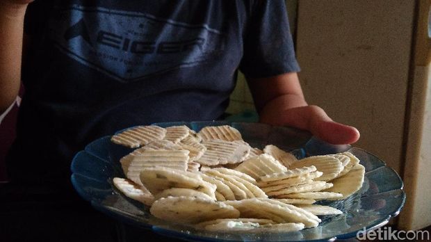 Gapit, Kue Gurih dan Renyah Khas Cirebon