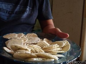 5 Oleh-oleh Khas Cirebon yang Awet, Cocok untuk Perjalanan Jauh