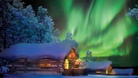 Finlandia juga punya daya tarik sendiri untuk dikunjungi. Terutama di Helsinki ibukota negara yang menawarkan bermacam tempat wisata seperti museum, bangunan bersejarah hingga wisata belanja. Negara ini juga banyak spot untuk melihat keindahan aurora. (kakslauttanen.fi)