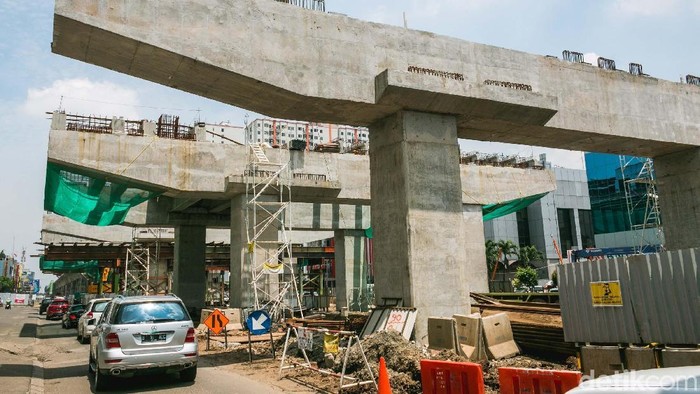 Sandiaga: Pembangunan LRT Kelapa Gading Sudah 65 Persen