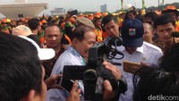 Foto: Dia berharap operasi siaga bencana ini menjadi momentum membangun Jakarta lebih lestari. Fotografer: Ibnu Haryanto/detikcom
