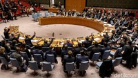 Dalam voting DK PBB pada Jumat (17/11), resolusi yang drafnya disusun oleh Jepang itu mendapatkan 12 suara setuju, sedangkan China abstain dan Rusia serta Bolivia menolaknya. Brendan McDermid/Reuters.