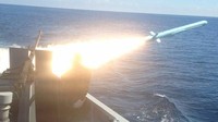 Penembakan Torpedo SUT dari Kapal Selam KRI Nanggala-402 Satuan Kapal Selam (Satsel) Koarmatim.