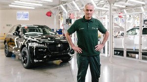 Dipecat MU, Jose Mourinho Tidak Suka Nyetir di Inggris Dipecat MU, Jose Mourinho Tidak Suka Nyetir di Inggris