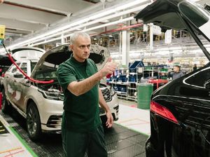 Saat Jose Mourinho Jadi Mandor di Pabrik Jaguar