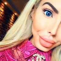 Anella An terobsesi tampil seperti Barbie. Ia dikabarkan telah mengeluarkan uang Rp 535 jutaan demi menjadi Barbie pertama dari Polandia. Foto: Dok. Instagram