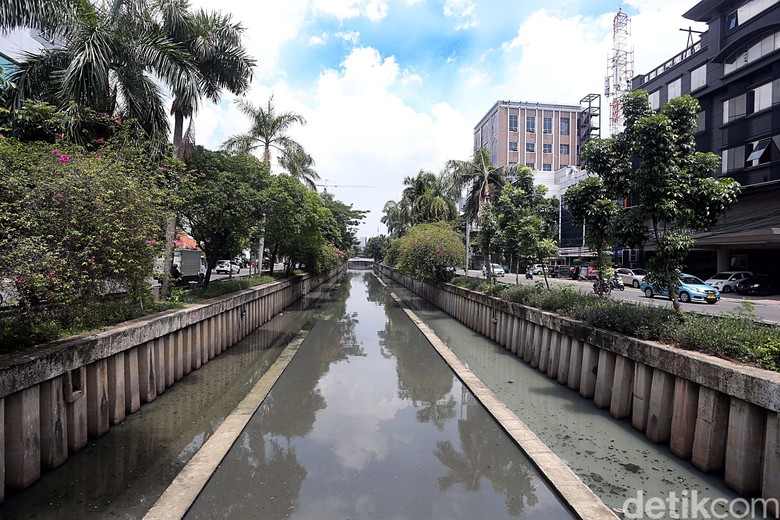Anggota DPRD: Anies Kadung Ngomong Naturalisasi, Akhirnya Pakai Beton Anggota DPRD: Anies Kadung Ngomong Naturalisasi, Akhirnya Pakai Beton