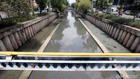 Kali tersebut bersih karena terus dibersihkan oleh Pasukan Oranye.