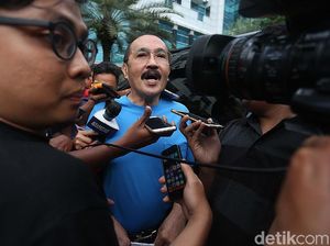 Pengacara Novanto Polisikan Mahfud MD dan 25 Penyidik KPK