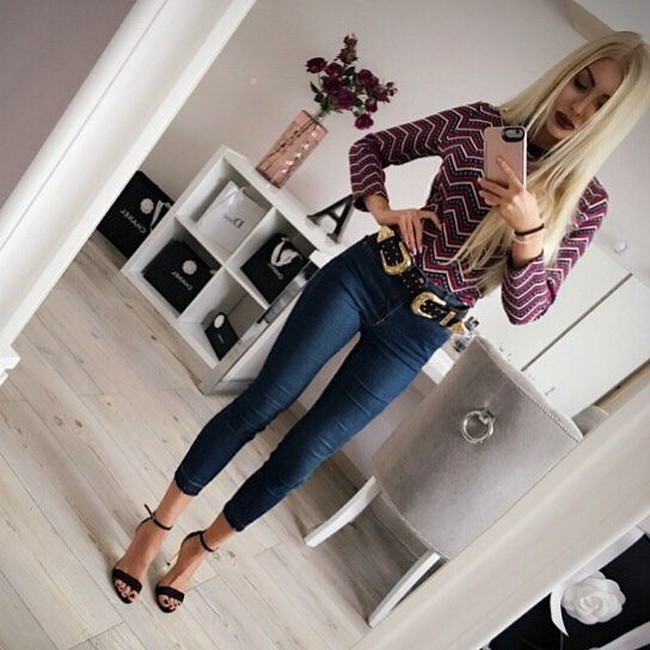 Meski sudah tampak jejak-jejak perbaikan, ketika itu wajah dan tubuhnya masih terlihat lebih alami dari sekarang. Foto: Instagram Anella An