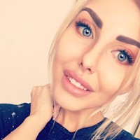 Di akun Instagram itu, Anda bisa menemukan foto Annela ketika belum terlalu terobsesi menjadi Barbie seperti sekarang. Foto: Instagram Anella An