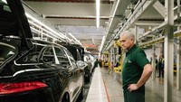 Saya sendiri sudah akrab dengan merek Jaguar sejak lama, katanya lagi. Foto: Carscoops