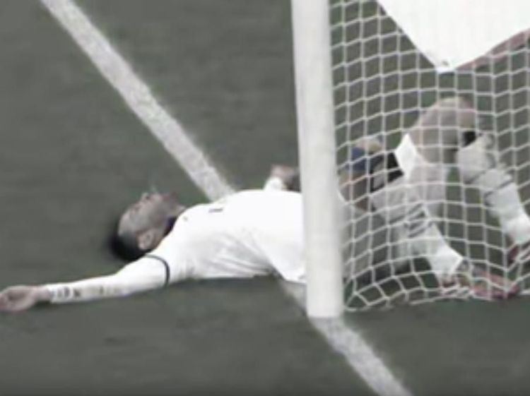 Mereka yang Pernah Tabrak Tiang (Gawang), Dari Diego Costa sampai Satria Tama