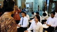 Sri Mulyani senang melihat anak-anak muda potensial yang penuh semangat untuk melakukan wawancara. Istimewa/Instagram Sri Mulyani.
