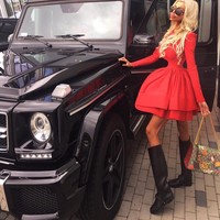 Bukan hanya wajah, bentuk tubuh wanita 25 tahun itu juga jadi terlihat kurang alami. Ingin mengikuti Barbie, Annela tampil dengan tubuh kurus dengan payudara besar. Foto: Instagram Anella An