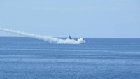 Penembakan Rudal C-705 berhasil diluncurkan dari KRI Kujang-642 Satuan Kapal Cepat Koarmabar (Satkat Koarmabar).
