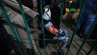 Penyerahan kontrol atas perbatasan itu sendiri dilakukan sejak 1 November lalu. Ibraheem Abu Mustafa/Reuters.