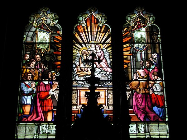 Gereja ini bergaya arsitektur gothik Prancis. Gayanya yang bervariasi membuat gereja ini semakin unik dan cantik (Thinkstock) Gereja ini bergaya arsitektur gothik Prancis. Gayanya yang bervariasi membuat gereja ini semakin unik dan cantik (Thinkstock)